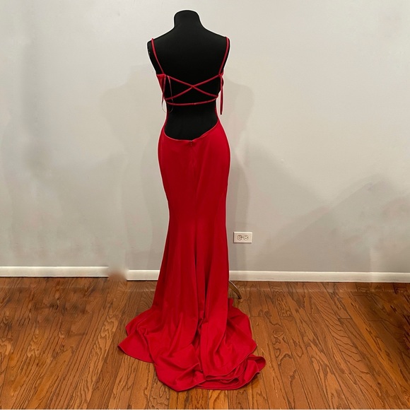 La Femme Strappy Back Jersey Gown Red Size 8 28567 - Picture 7 of 8